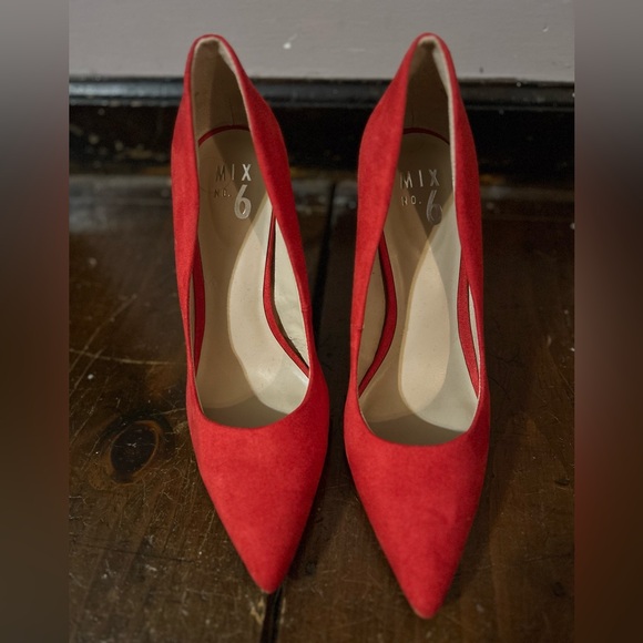 Mix No.6 Faux Suede Red Pumps - Picture 1 of 4